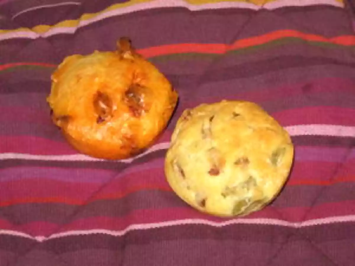 Mini cakes salés olive/jambon/emmental et chorizo/emmental