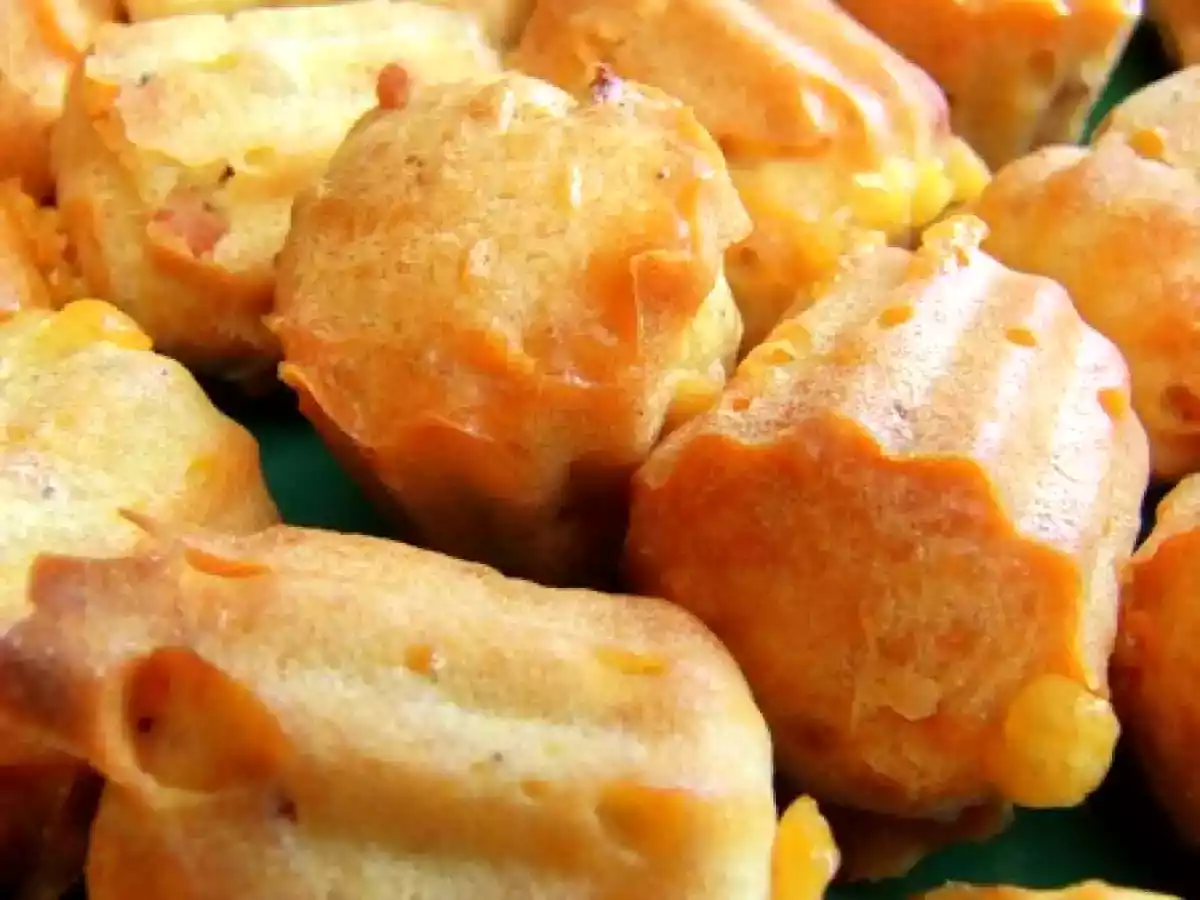 Mini-cannelés au comté, lardons fumés & amandes grillées - photo 2