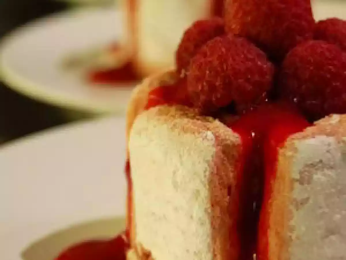 Mini-Charlottes aux framboises et biscuits roses de Reims