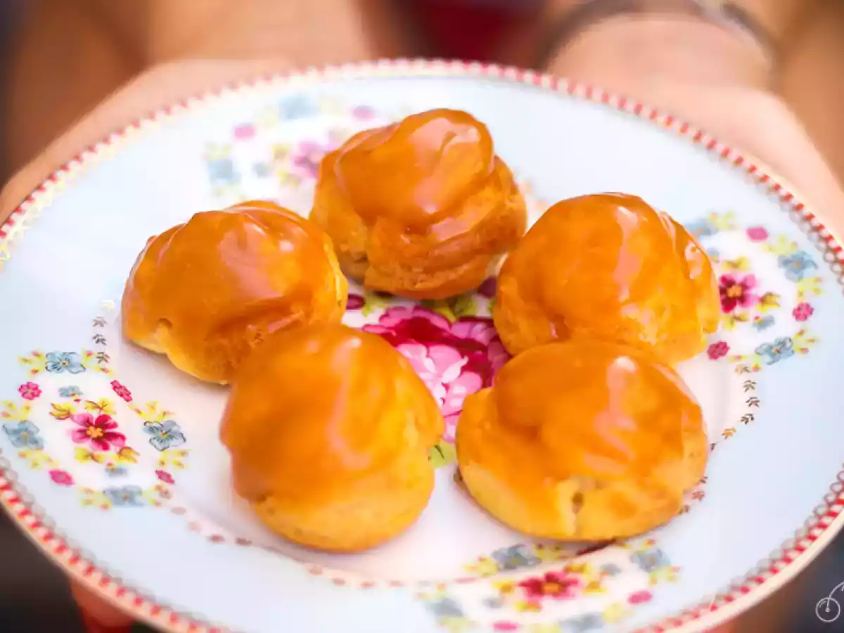 Mini choux au caramel beurre salé