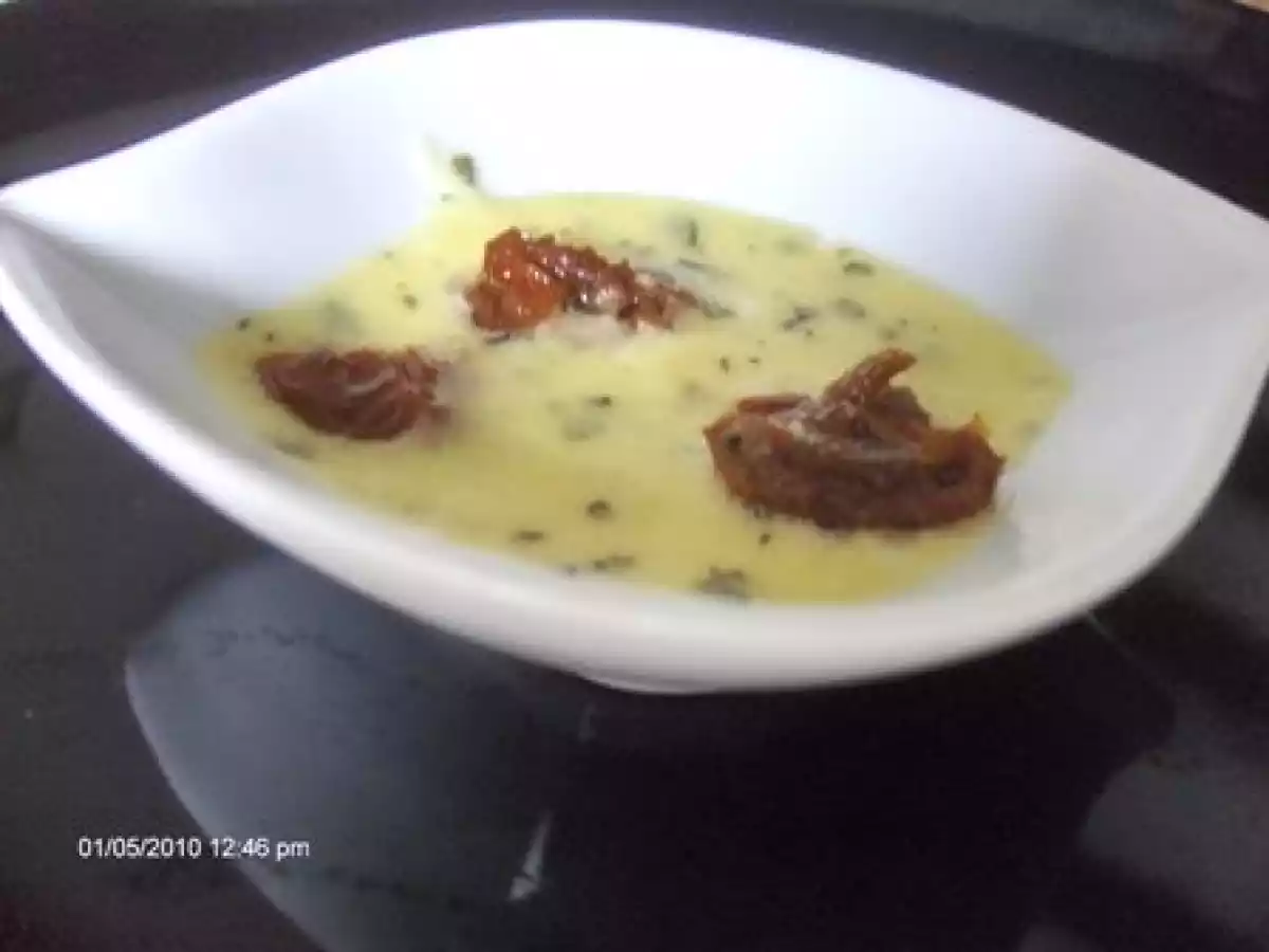 Mini crèmes brûlées au parmesan, tomates séchées et basilic