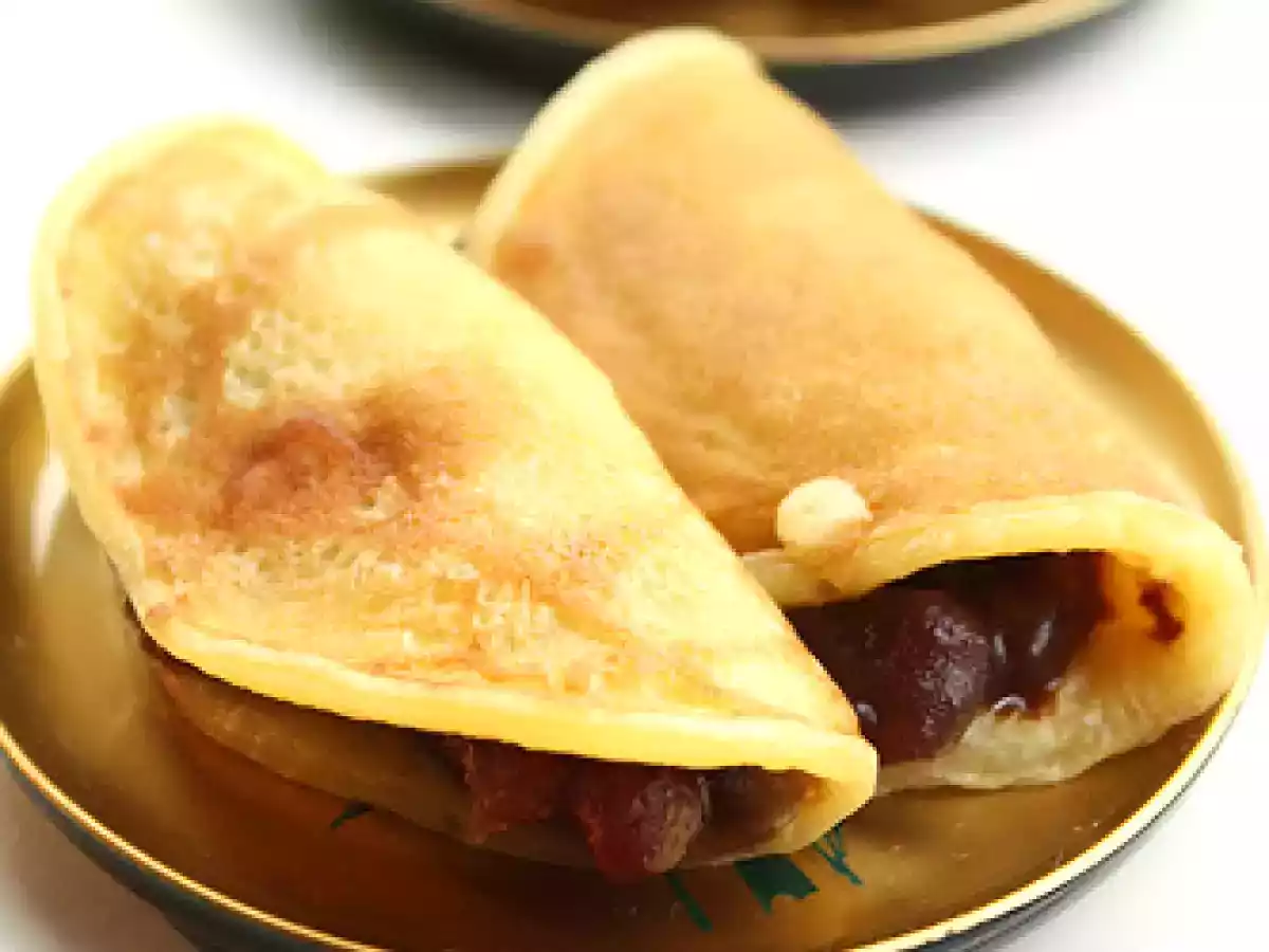 Mini crêpes japonaises à la farine de riz et aux haricots rouges