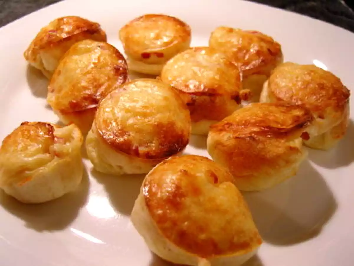 Mini-crêpes soufflées aux lardons