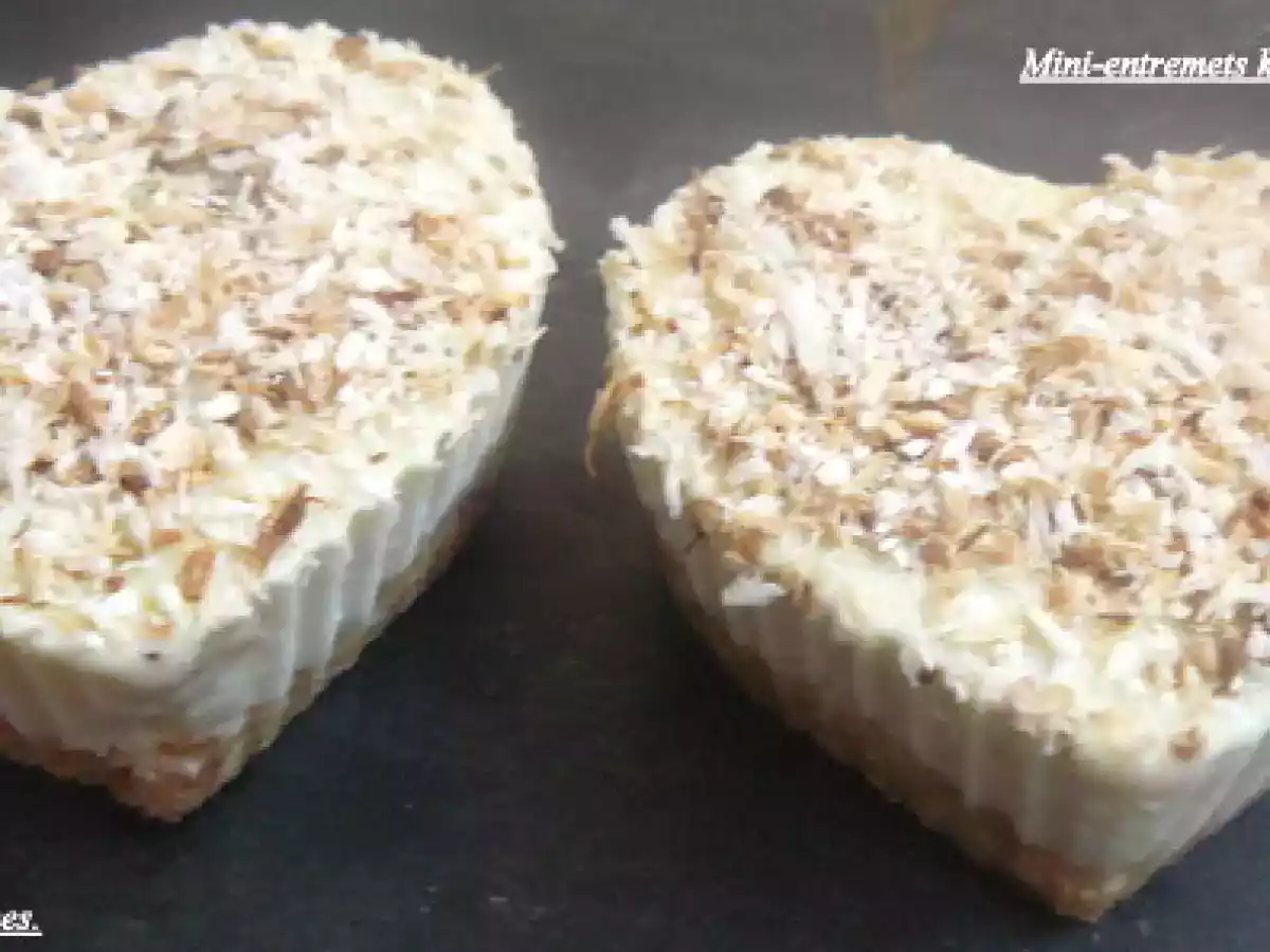 Mini-entremets kiwi&noix de coco.