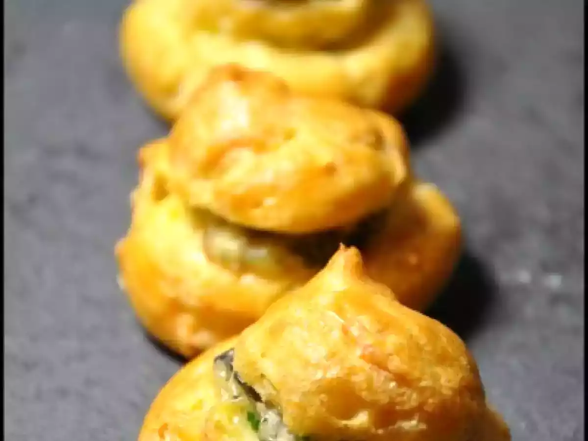 Mini gougères farcies aux escargots et à la cancoillotte