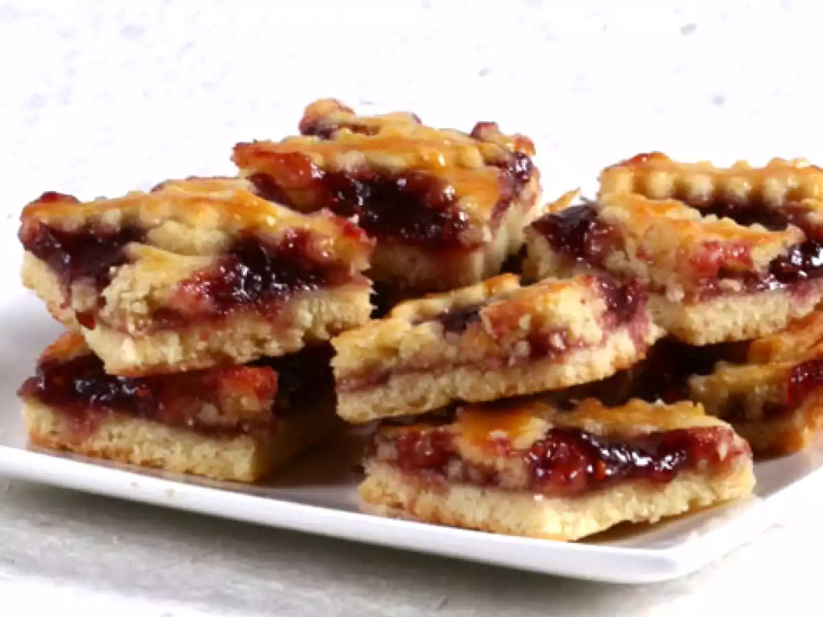 MINI LINZERTORTE À LA CONFITURE DE FRAMBOISES