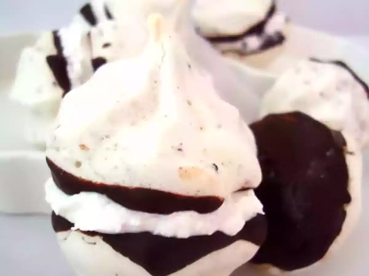 MINI-MERINGUES AU CHOCOLAT