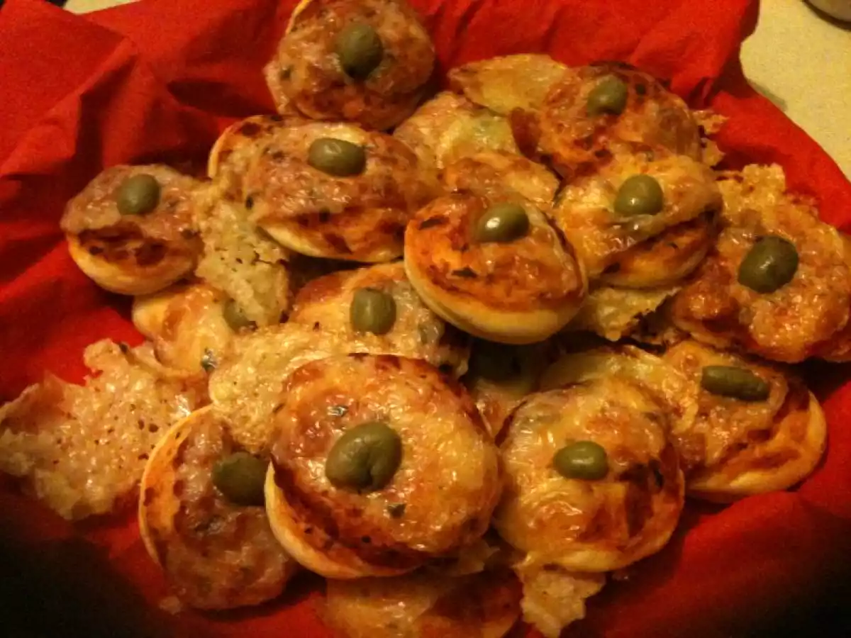 Mini pizza : mozzarella olive verte