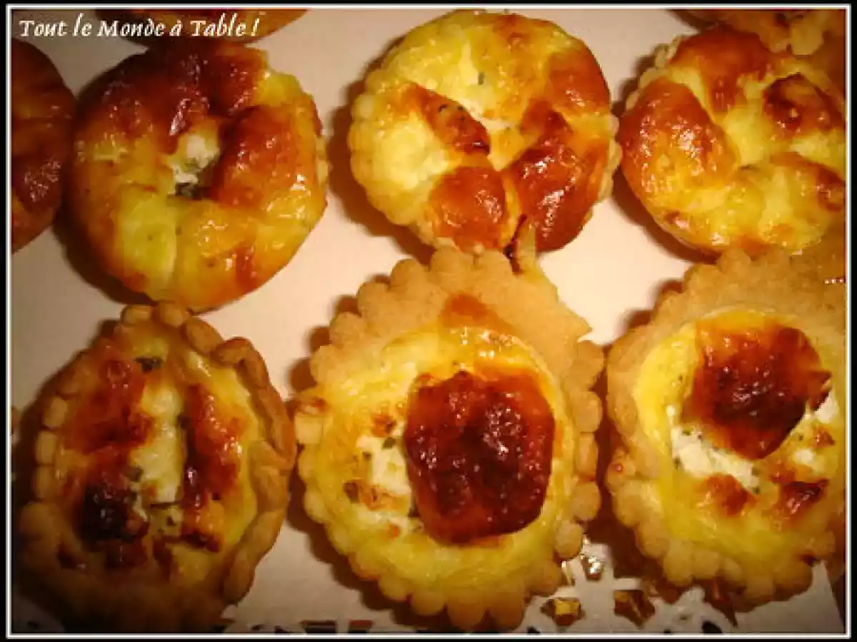 Mini quiches au chèvre basilic, au roquefort, aux oignons - photo 2