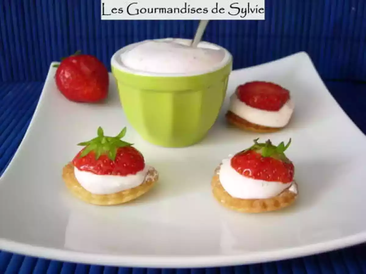 Mini-Tartelettes à la Mousse de Fraise