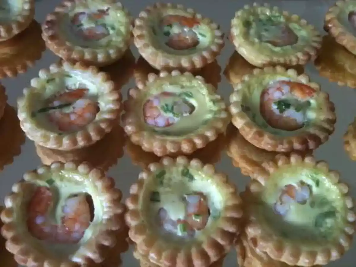 Mini-tartelettes aux crevettes et au lait de coco épicé