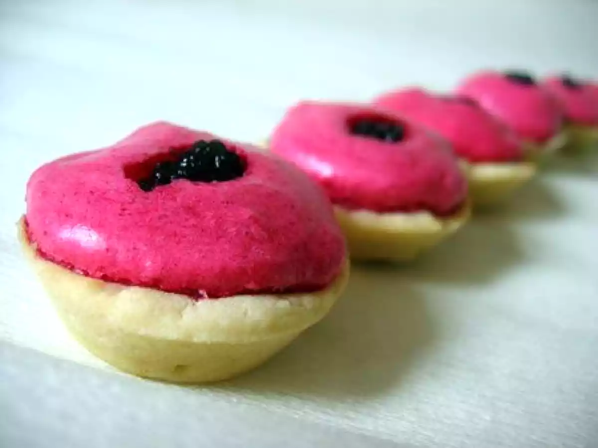 Mini-tartelettes macaronnées aux mûres