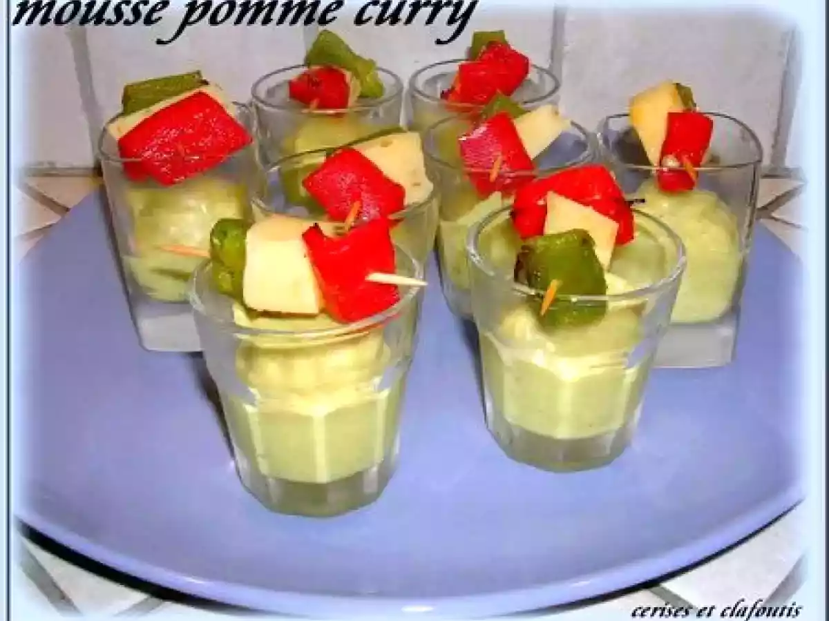 MINI-VERRINES: MOUSSE DE POMME AU CURRY ET SA MINI BROCHETTE