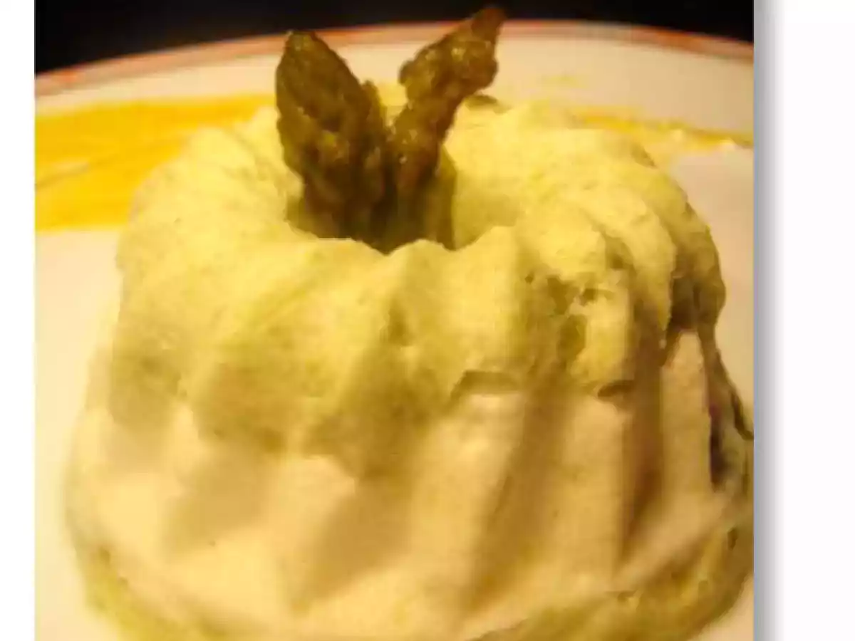 MINIBAVAROIS AUX DEUX ASPERGES SAUCE MALTAISE