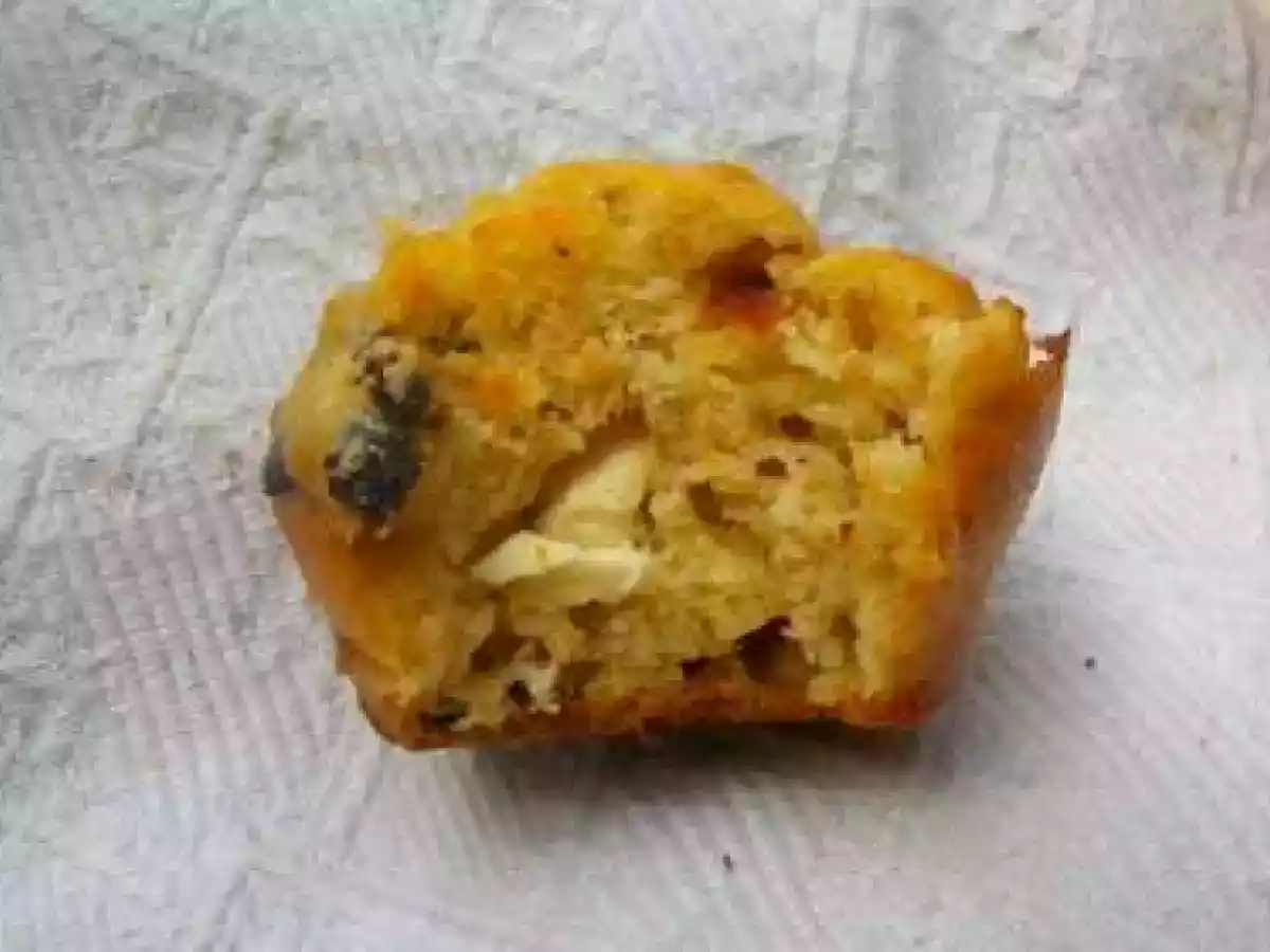 Minis cakes tomates sechées feta et olives noires - photo 2