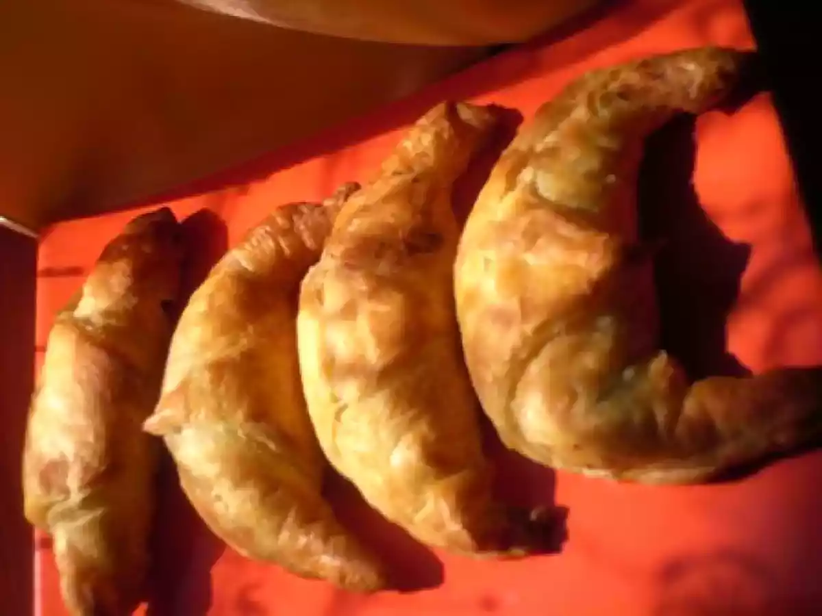 Minis croissants feuilletés aux courgettes et au saumon - photo 2