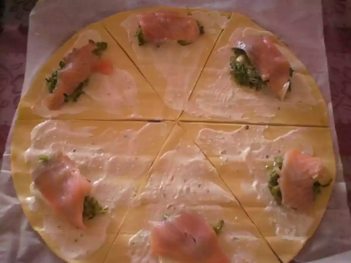 Minis croissants feuilletés aux courgettes et au saumon - photo 4