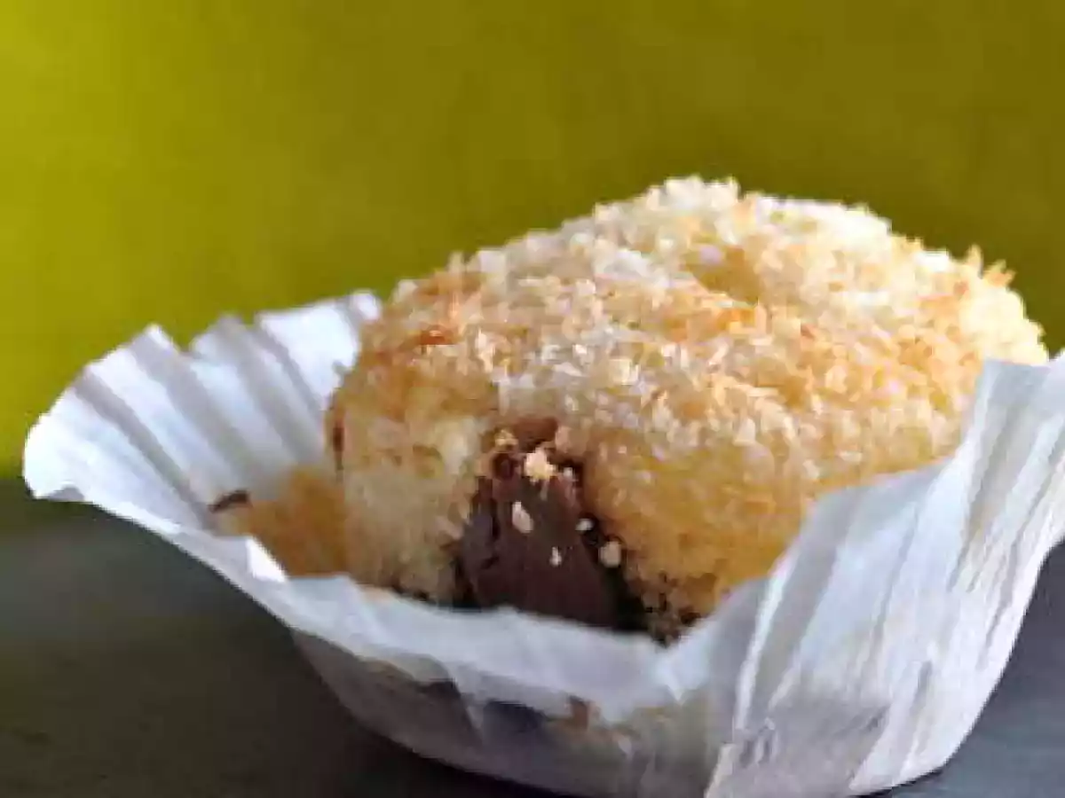 Moelleux au lait de coco, coeur chocolaté