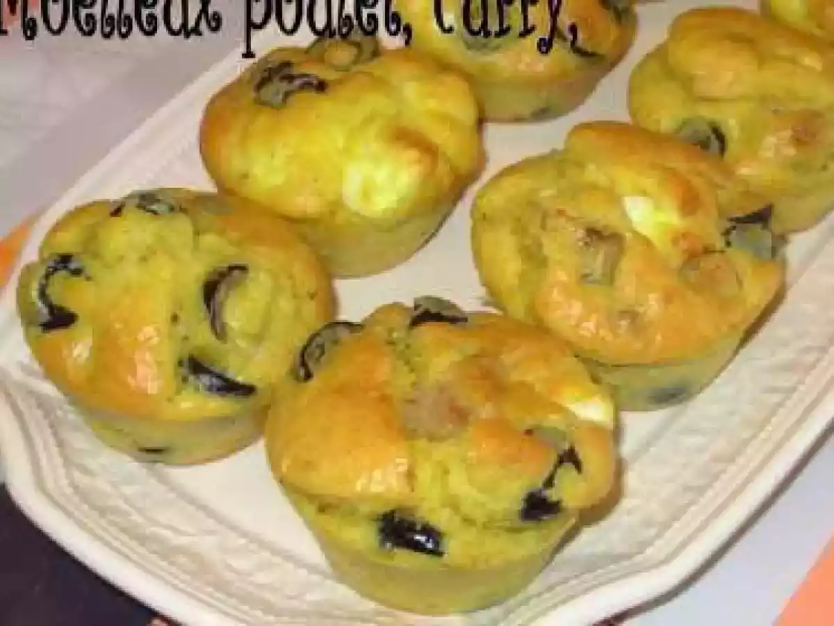 Moelleux au poulet, curry, feta et olives noires