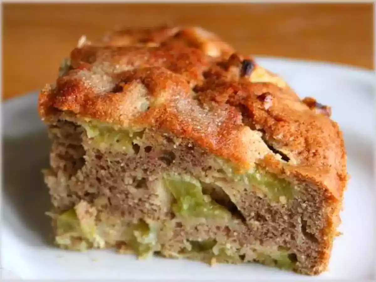 Moelleux fondant de rhubarbe allégé.