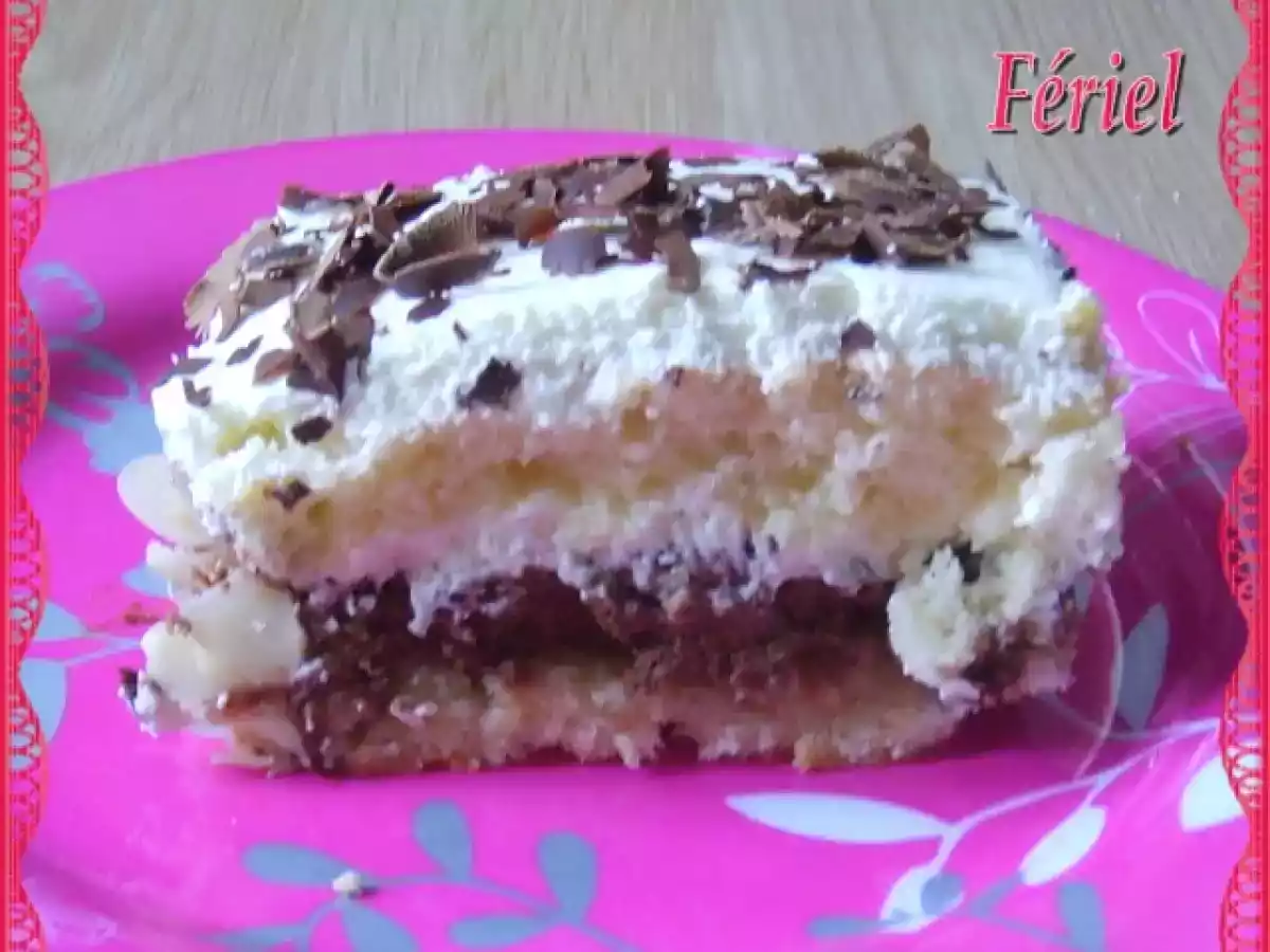 Mon Gâteau a la mousse au chocolat Charlotte aux fraises