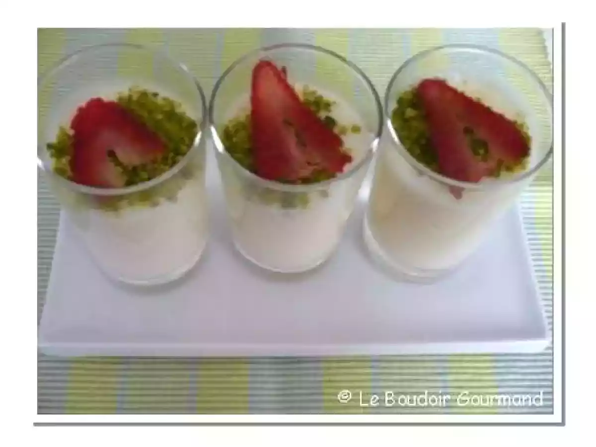 Mouhalabieh ~ dessert Libanais à la fleur d'oranger