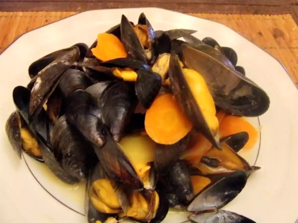 Moules à l'orange cuites à la vapeur