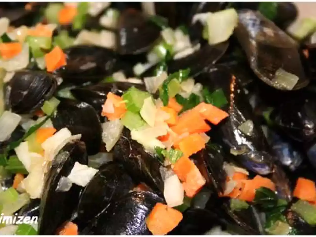 Moules aux petits légumes pour une merveilleuse séance cuisine entre amis...