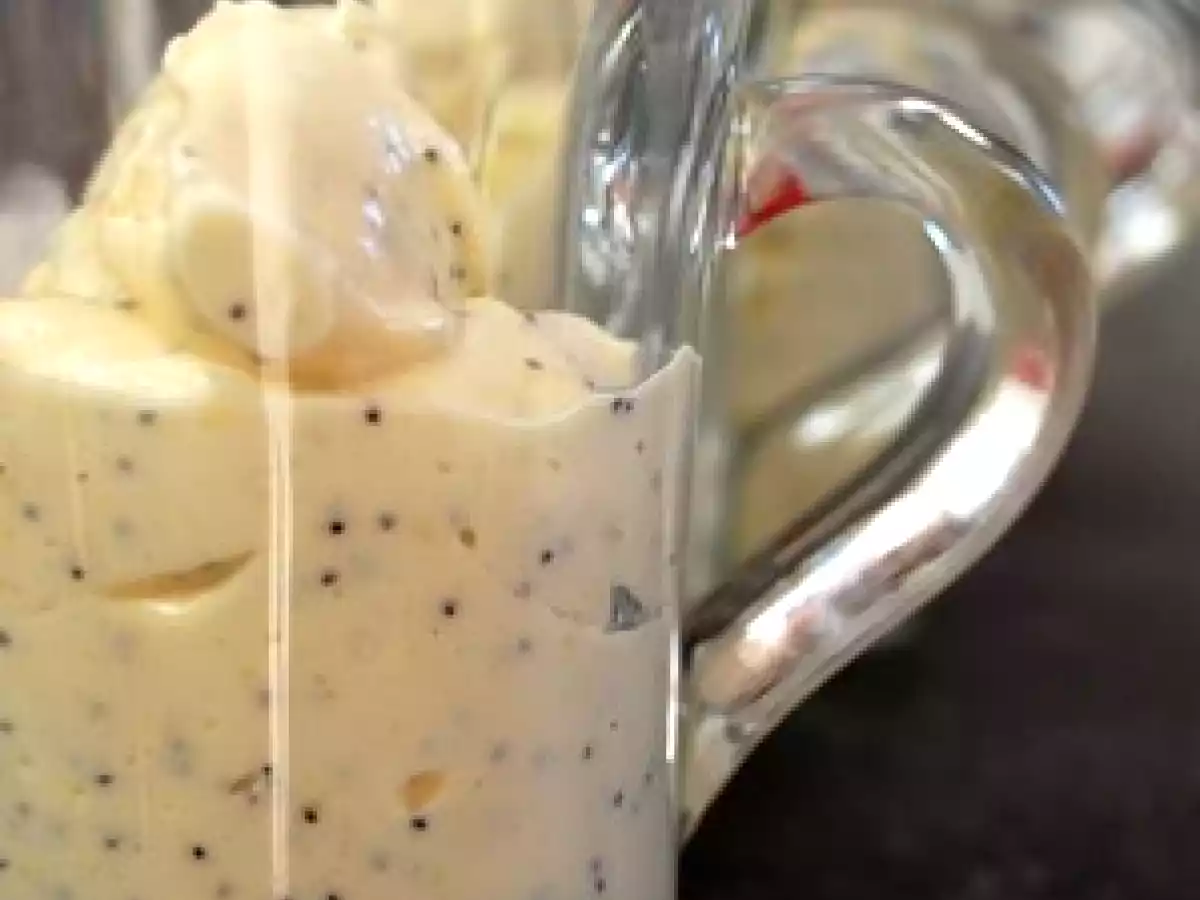 Mousse à la vanille & aux graines de pavot