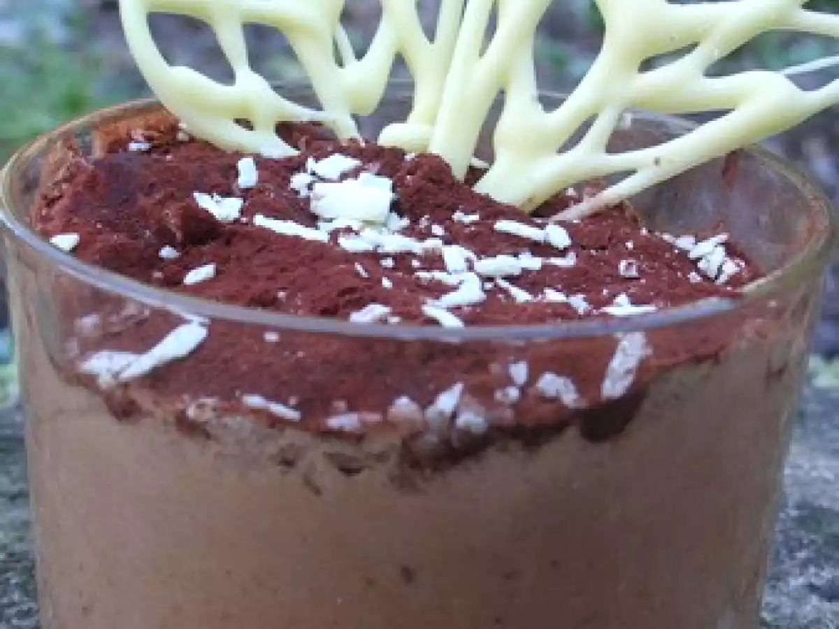 Mousse au chocolat au lait et aux éclat de caramel