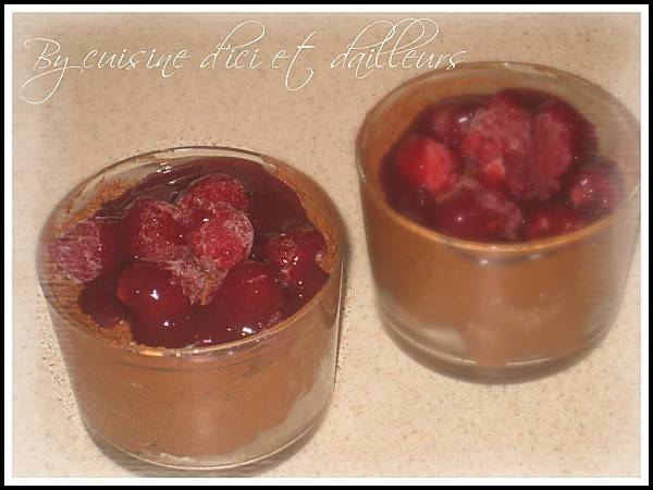 Mousse au chocolat aux framboises et son coulis - photo 2