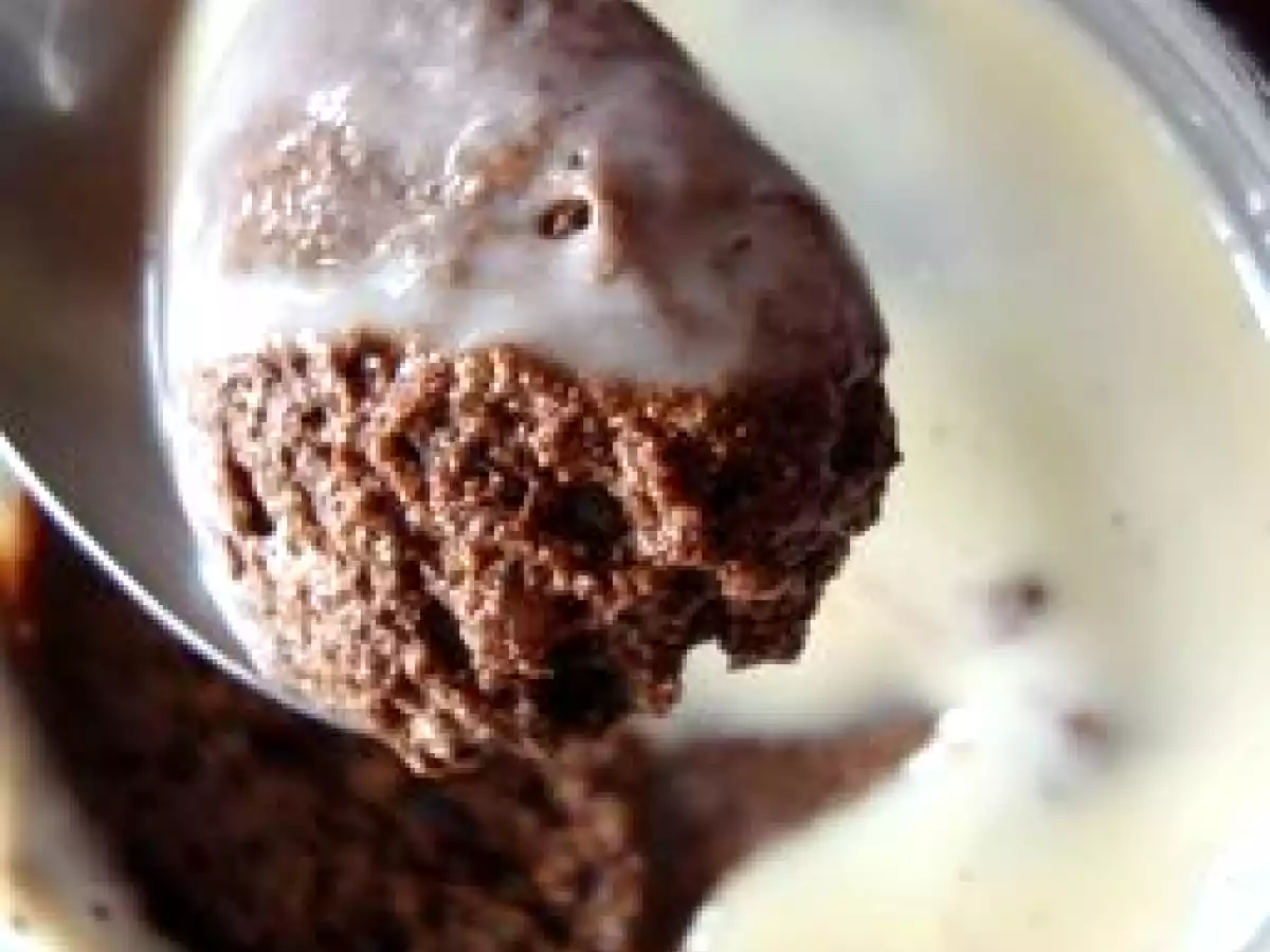 Mousse au chocolat, éclat de cacahuètes, crème anglaise