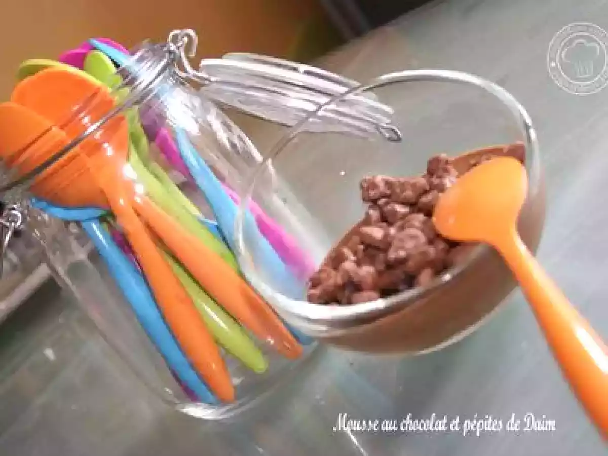 MOUSSE AU CHOCOLAT ET PEPITES DE DAIM