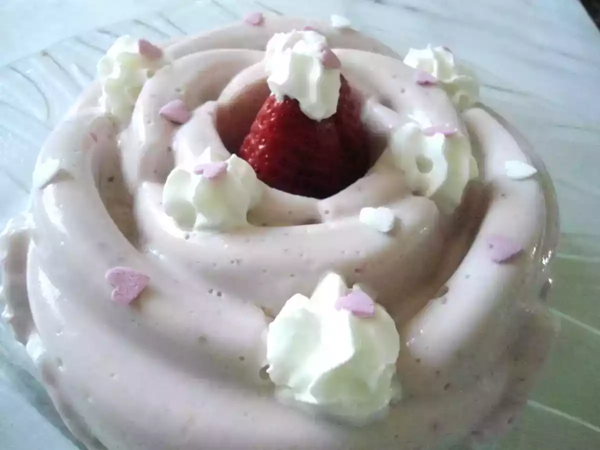 MOUSSE AU FROMAGE BLANC ET FRAISES
