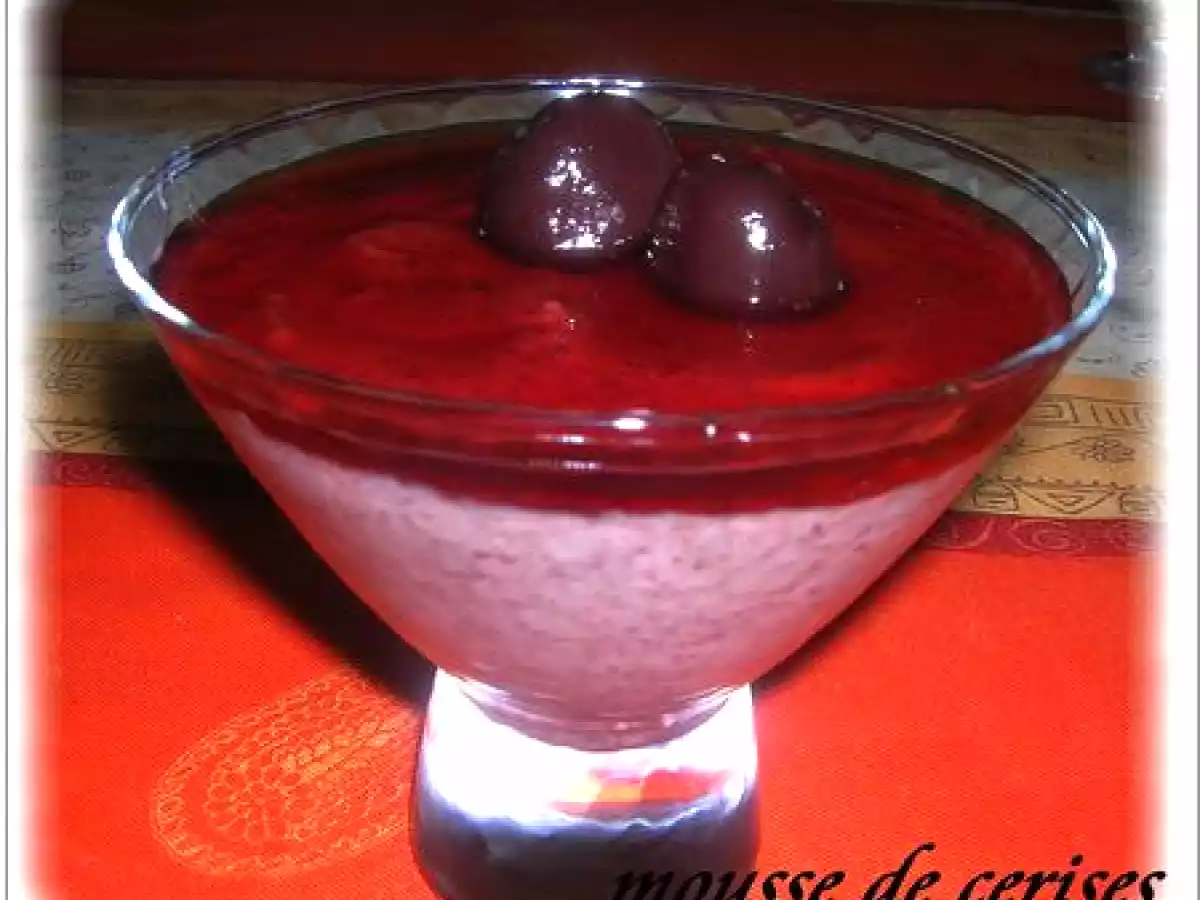 MOUSSE AUX CERISES