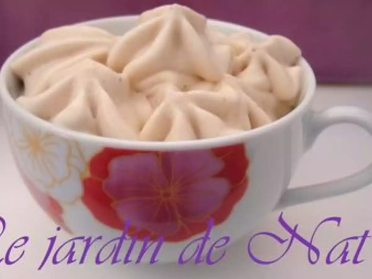 Mousse crème de marron au siphon.