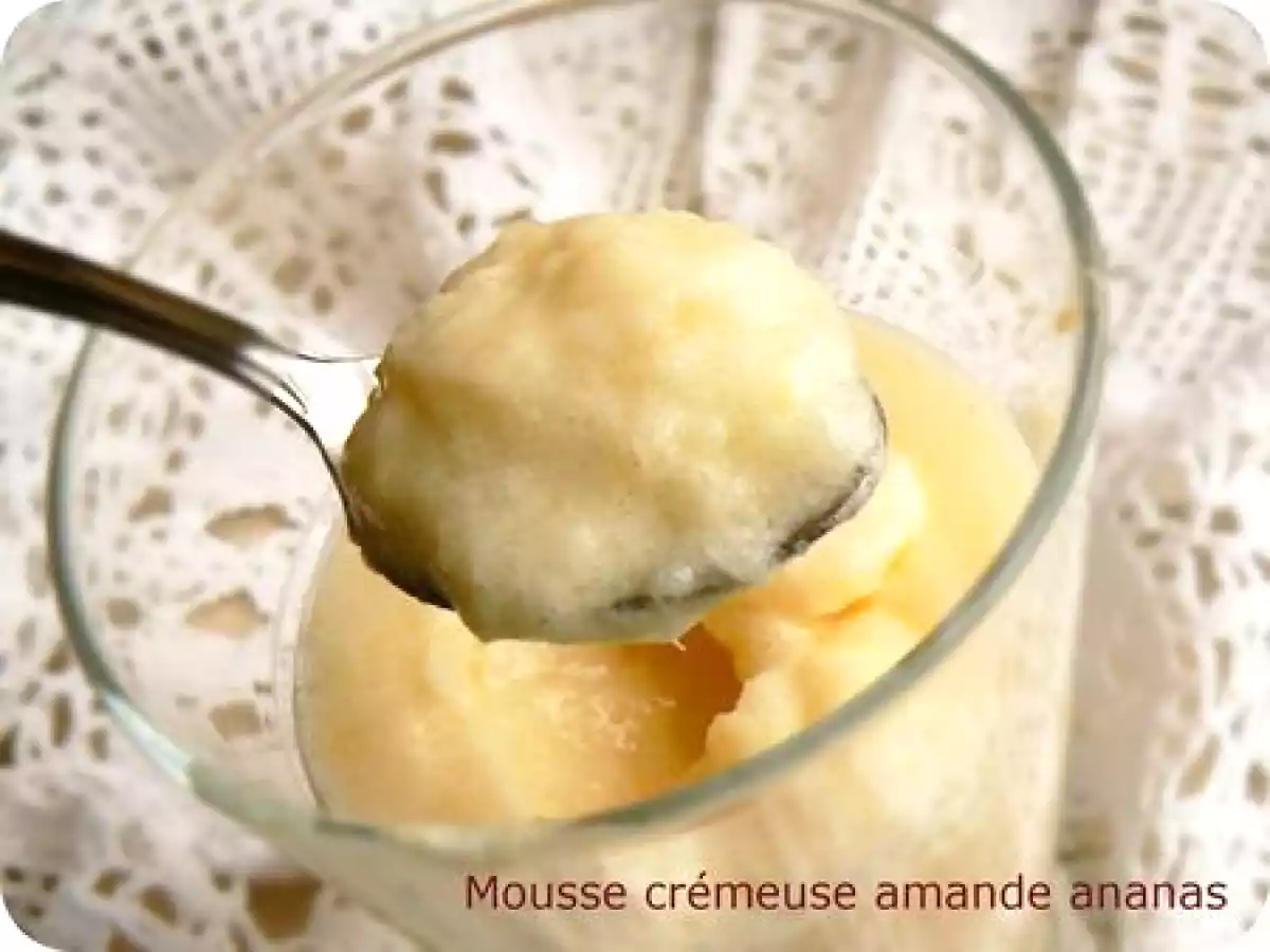 Mousse crémeuse à l'amande ananas cannelle sans sucre à l'agar-agar