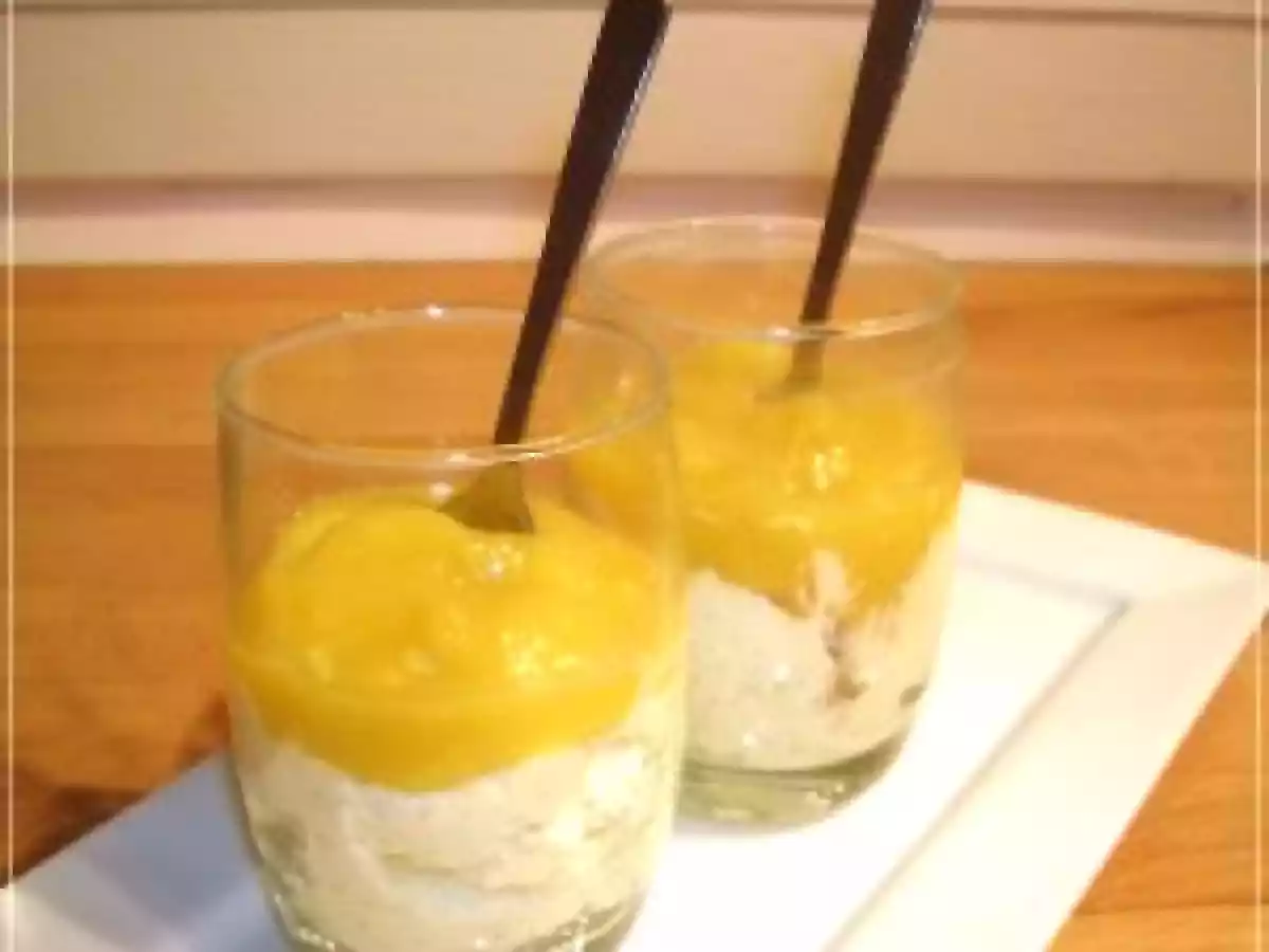 Mousse d'agrumes et coulis de mangue