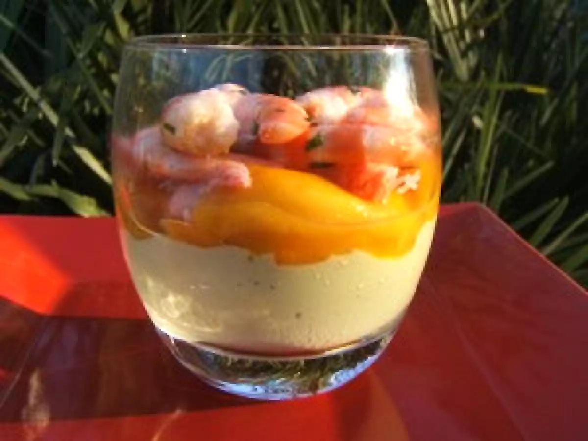 Mousse d'avocat et crevettes en verrines