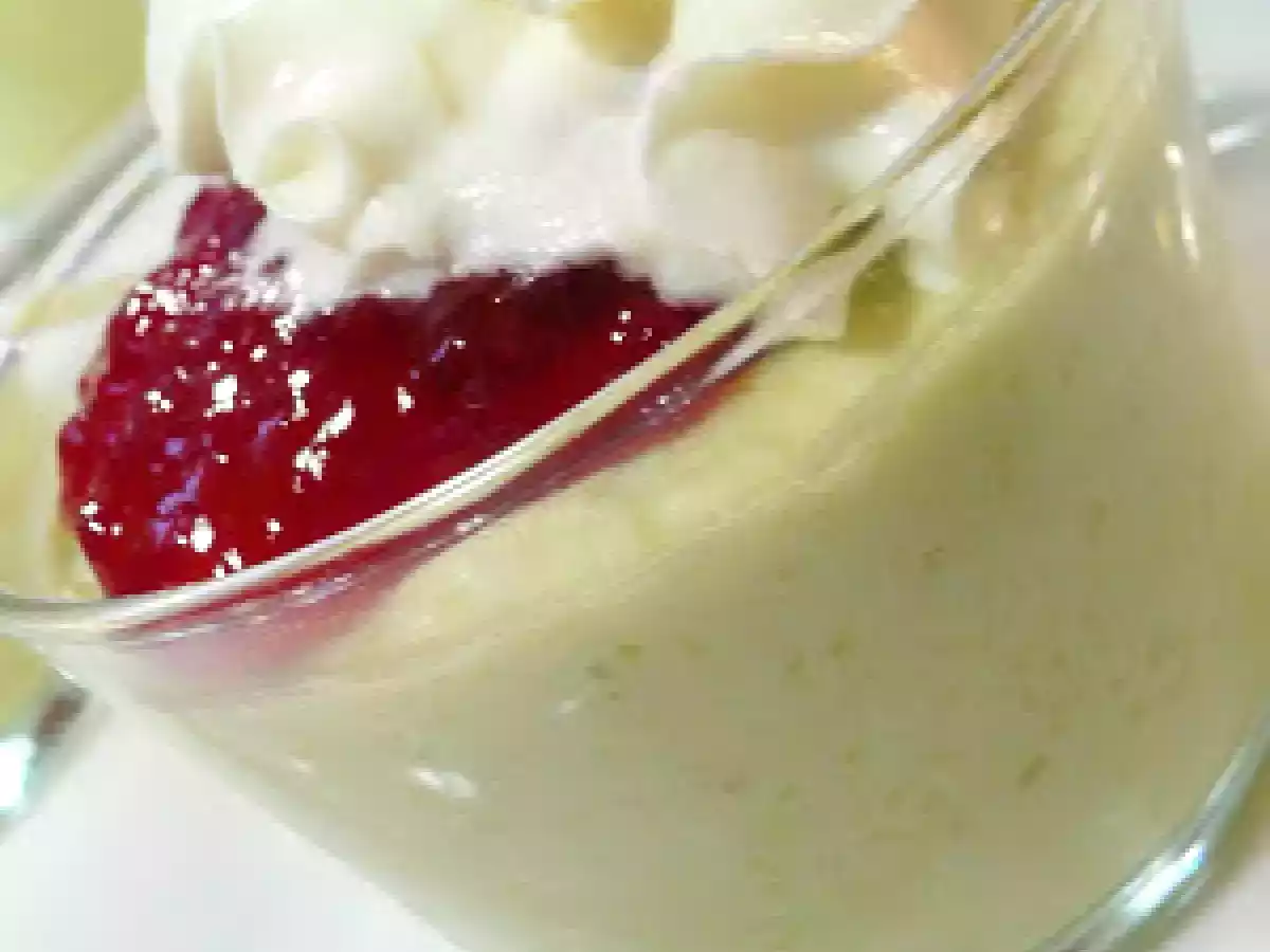 Mousse d'avocat et sa gelée de cerises.
