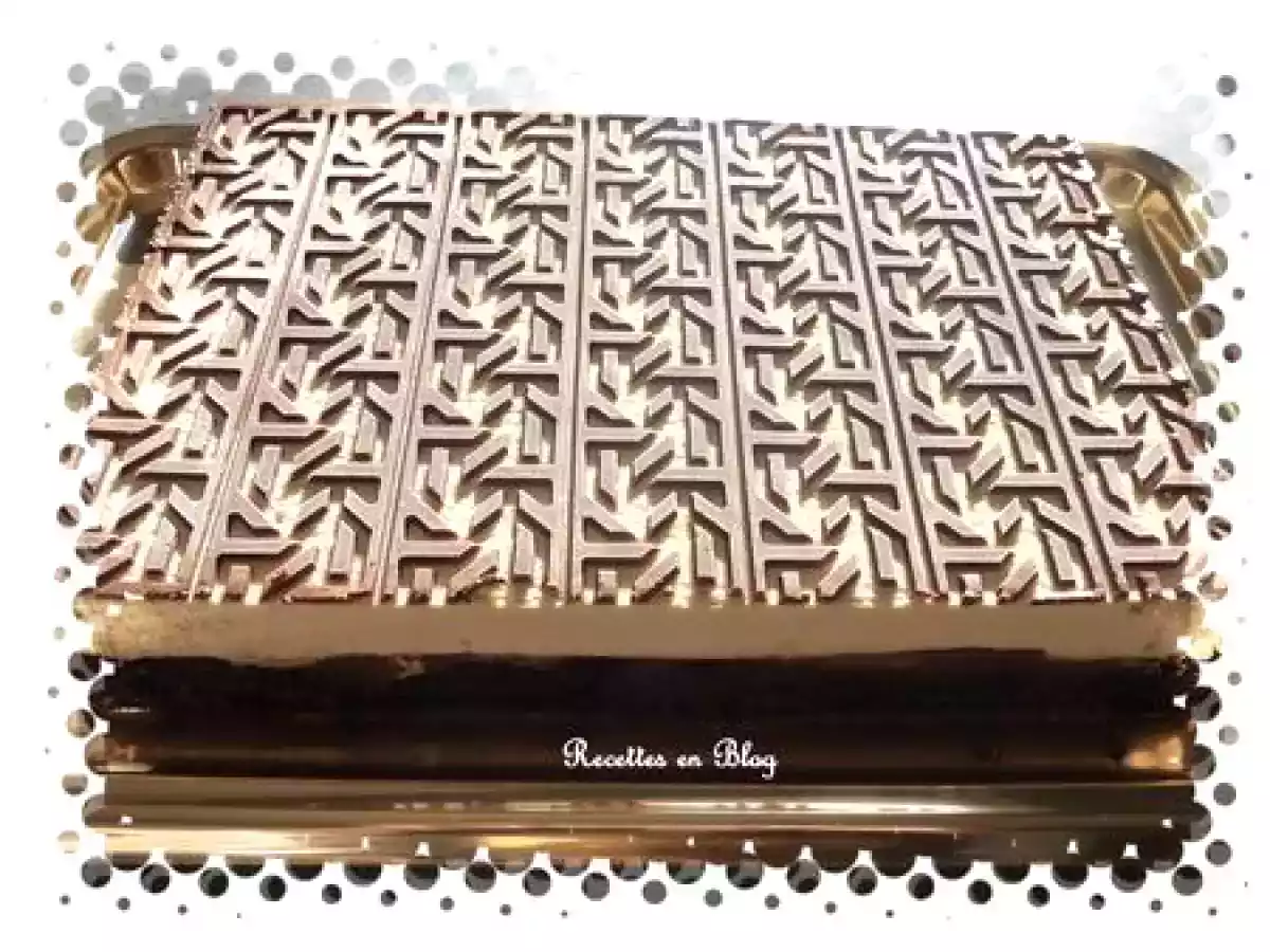 MOUSSE DE BAILEY'S SUR BISCUIT FONDANT AU CHOCOLAT