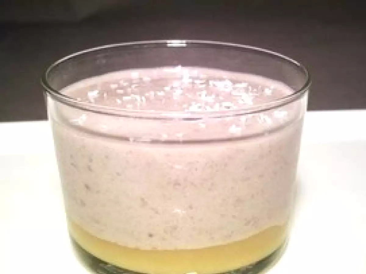 Mousse de banane sur coulis de mangue