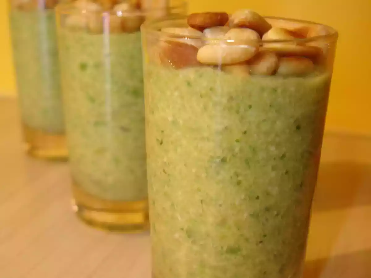 MOUSSE DE COURGETTES AU PESTO ET AUX PIGNONS