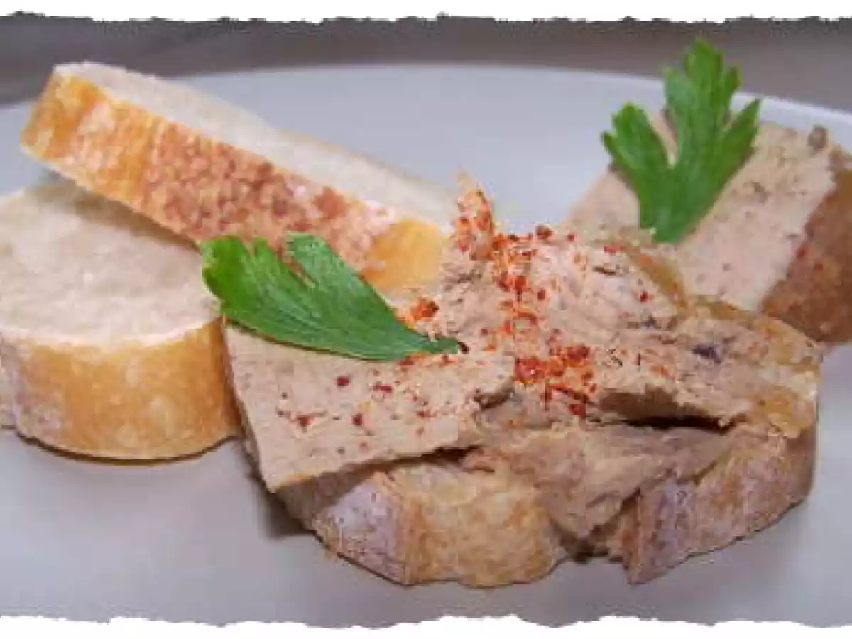 Mousse de foies de volaille au piment d'Espelette