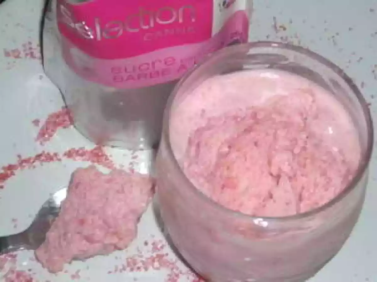 Mousse de fraises à la barbapapa