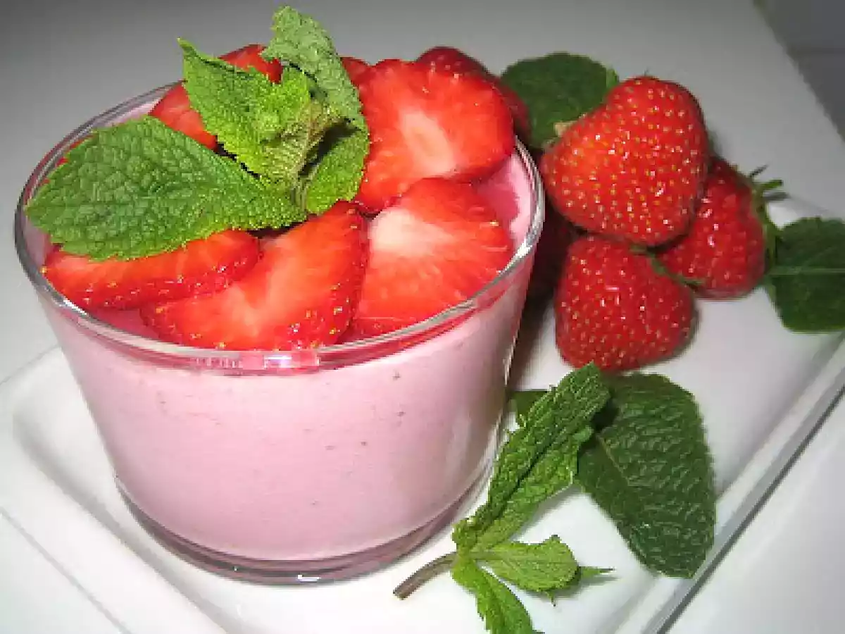 Mousse de fraises légère.