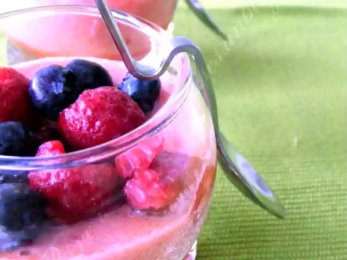 Mousse de fruits rouges express (fraises, framboises, myrtilles)