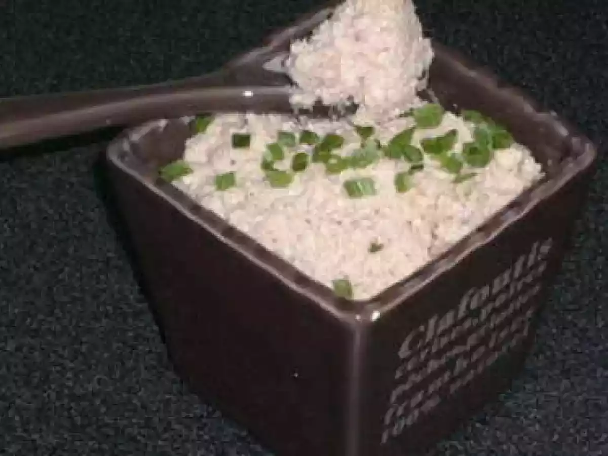 Mousse de jambon au porto et noisettes