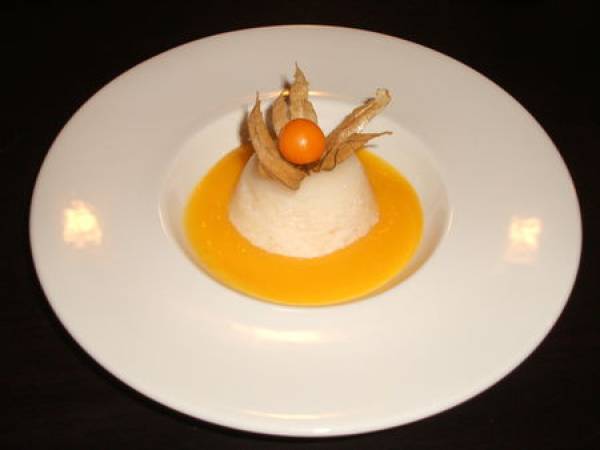 Mousse de litchis & coulis de mangue