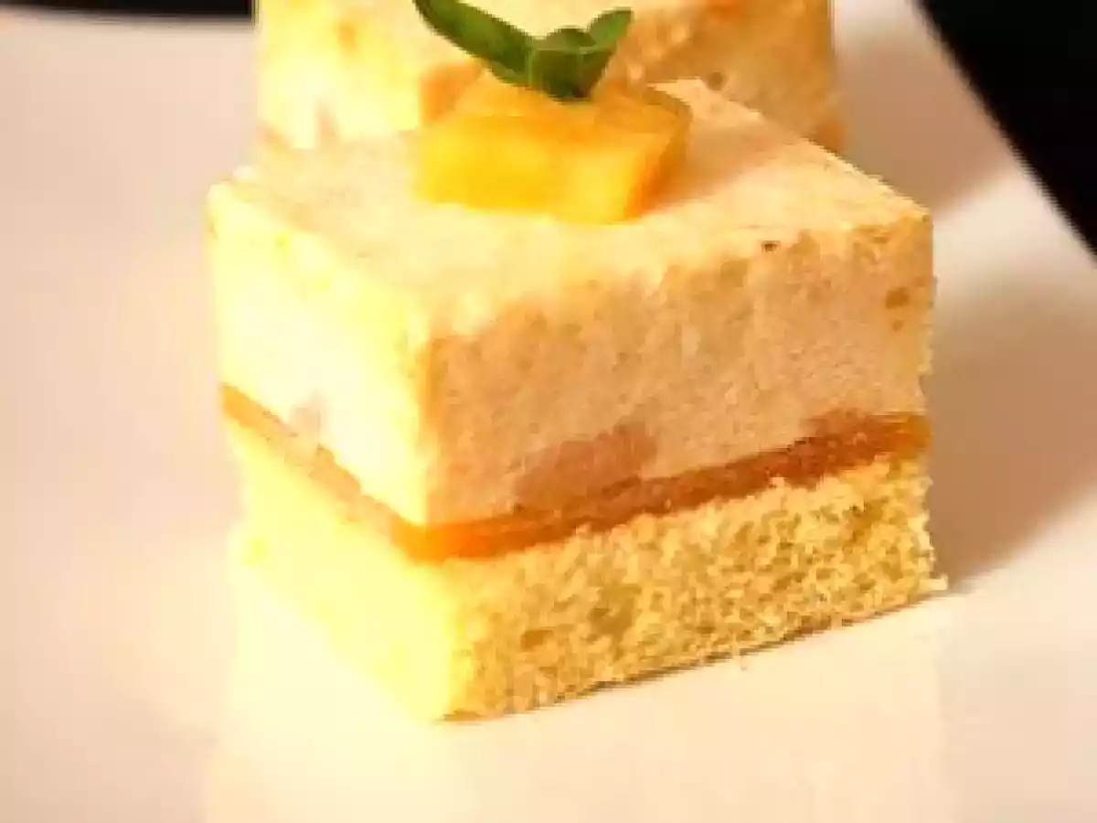 Mousse de mangue sur génoise cf Pierre Hermé - photo 2